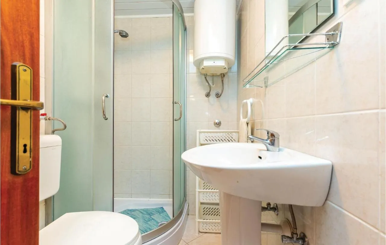 Lovely Apartment In Jadranovo With Kitchen