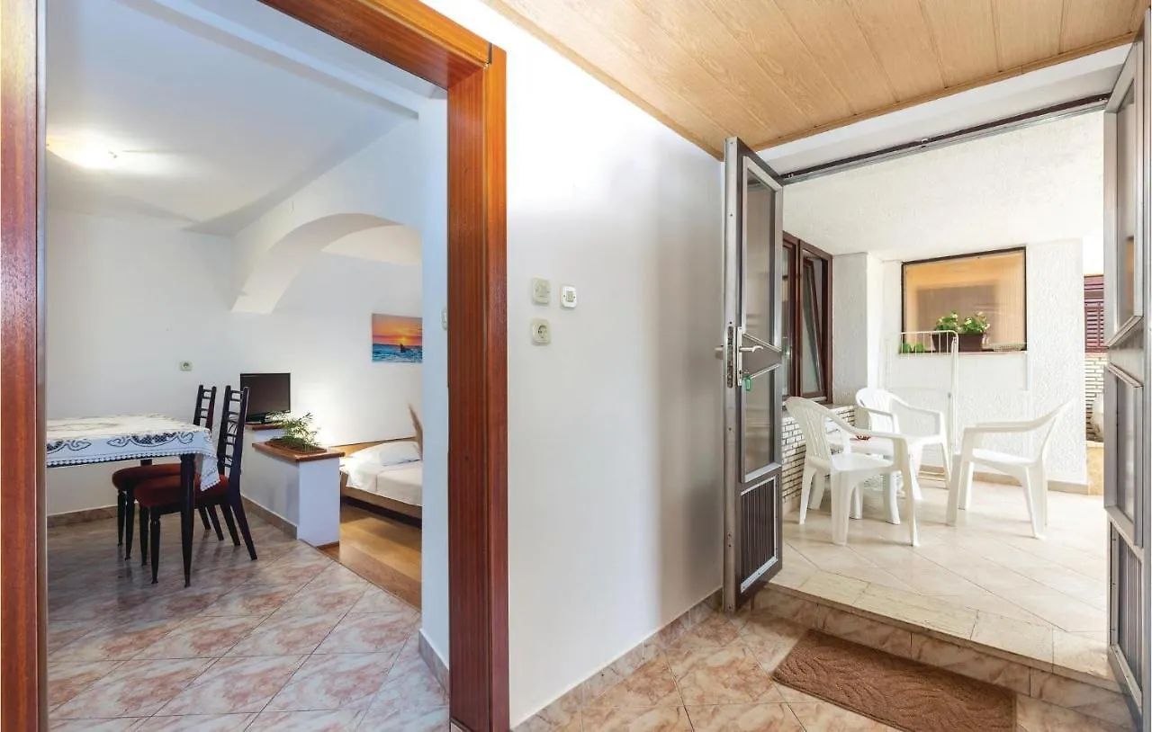 Lovely Apartment In Jadranovo With Kitchen