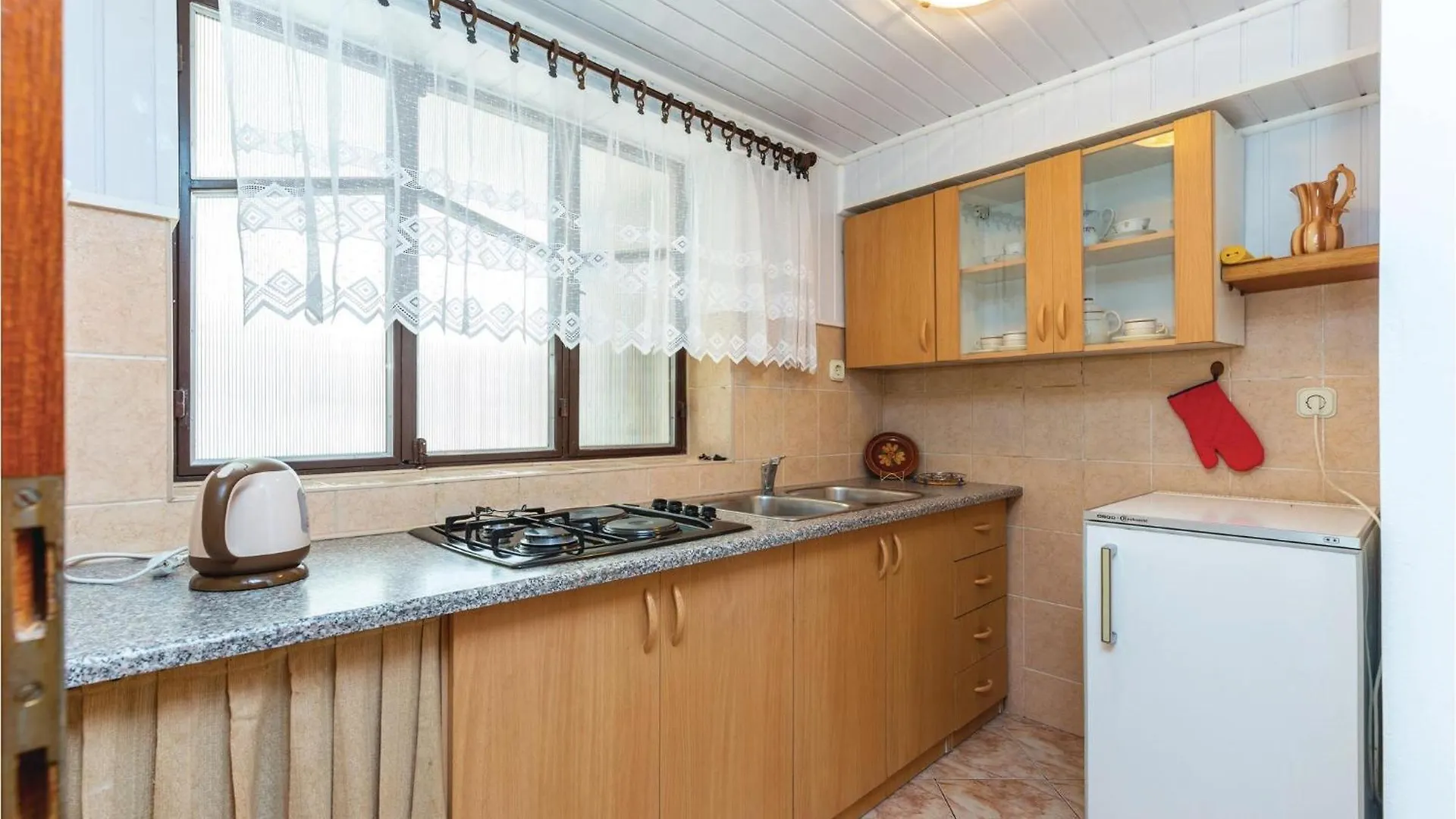Lovely Apartment In Jadranovo With Kitchen